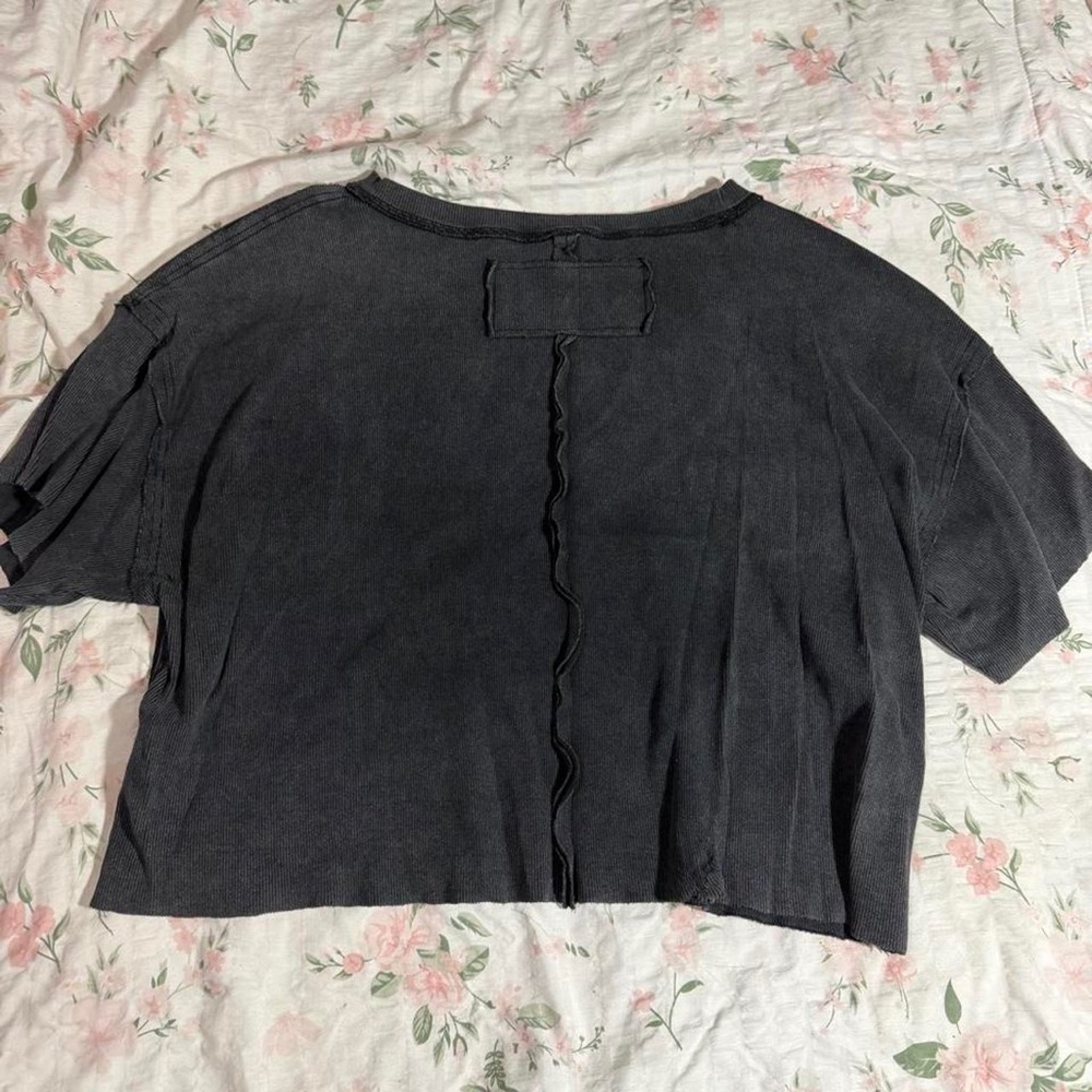 SHEIN Black Cropped Short-Sleeve Seam-Accent Tee